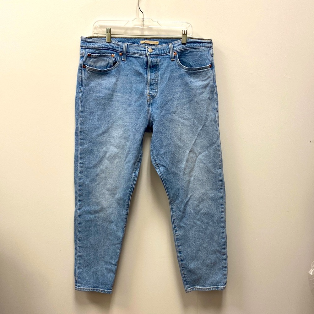 Levi’s Wedgie Jeans